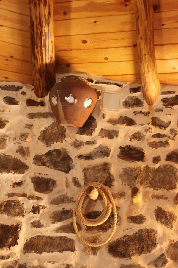 Alojamiento Los Chozos Cazalla de la Sierra Exterior photo